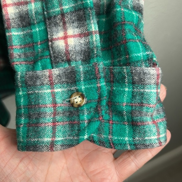 Vintage Pendleton Wool Teal Green |Gray Plaid Men's 60’s -70’s Button Down Shirt - Picture 9 of 17
